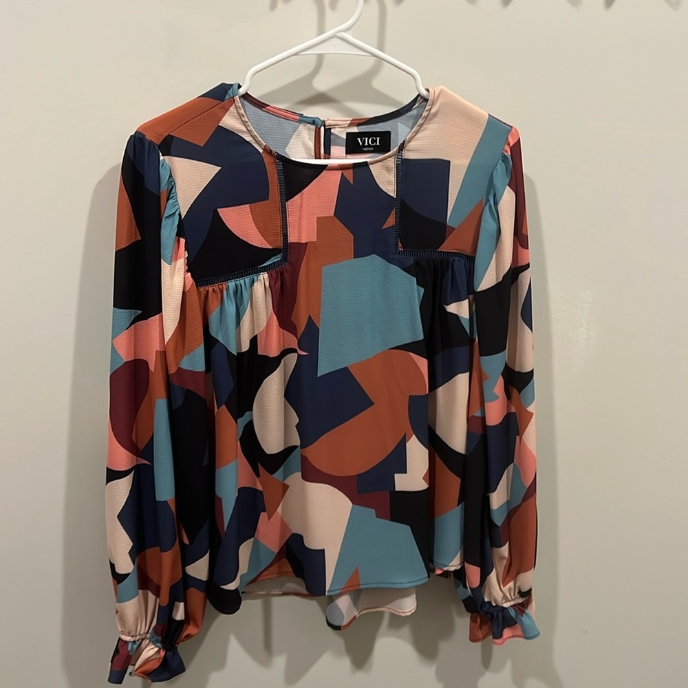 Great, versatile top from Vici